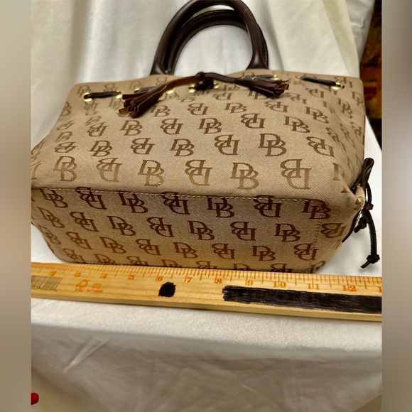 AUTHENTIC DOONEY AND BOURKE SMALL HANDBAG - Picture 8 of 8